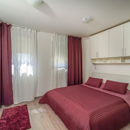 Stay In Split Exterior photo
