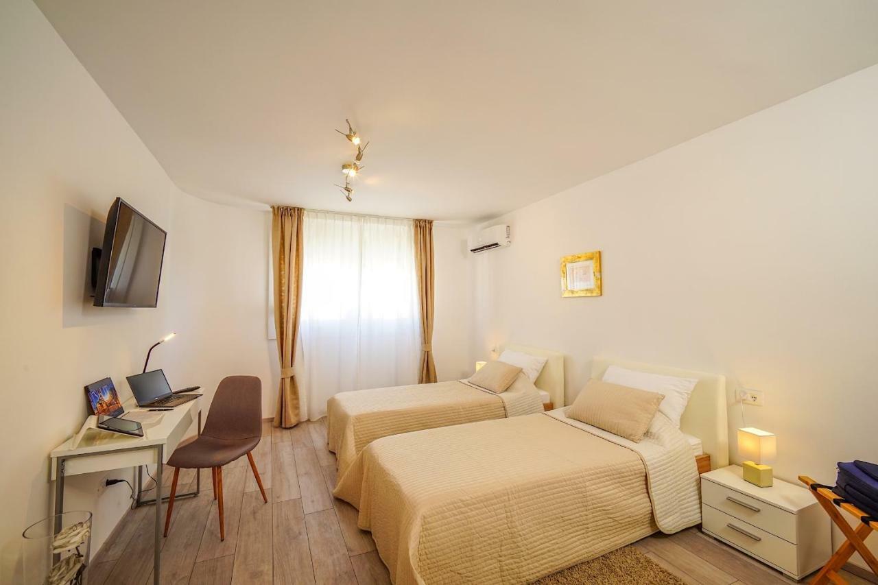 Stay In Split Exterior photo