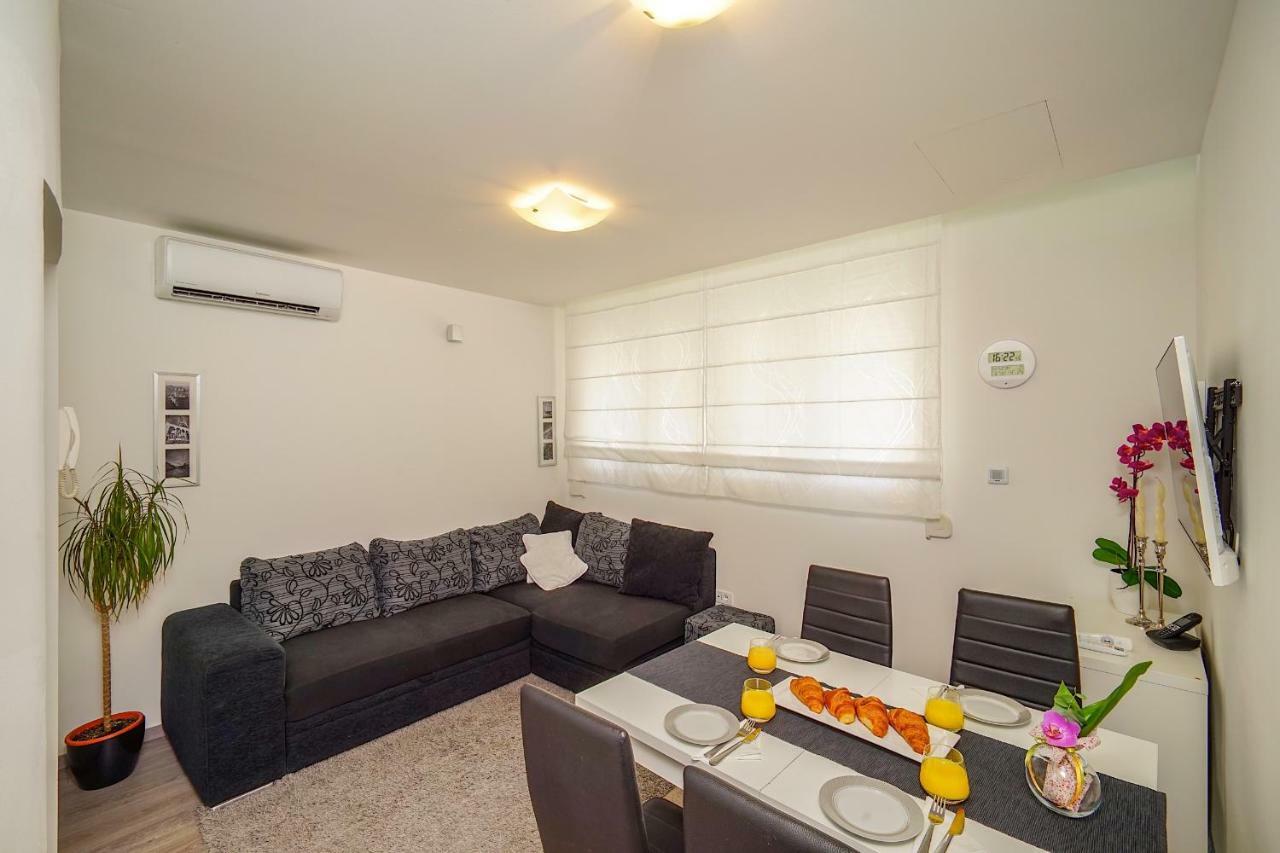 Stay In Split Exterior photo